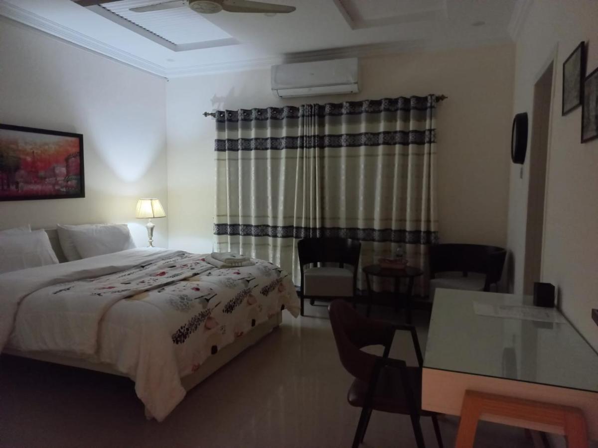 Hotel White House Residencia Rawalpindi Esterno foto